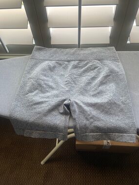 RUNNING GIRL Gray Scrunch
Butt Biker Shorts Size XL